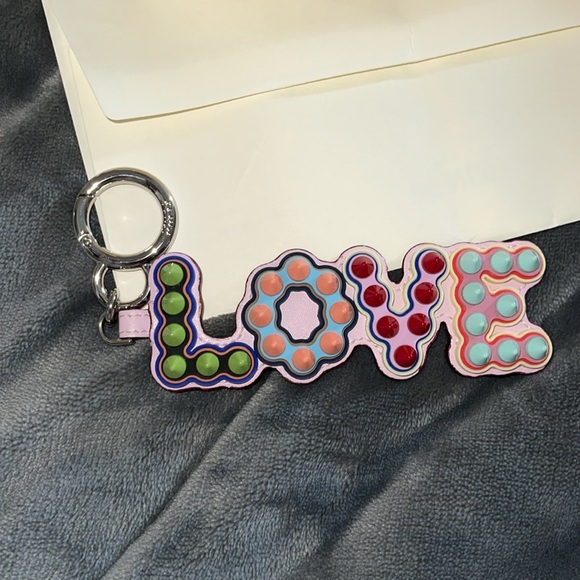 Fendi Brand new with tags key charm n USB holder and excellent condition w box - Picture 4 of 9